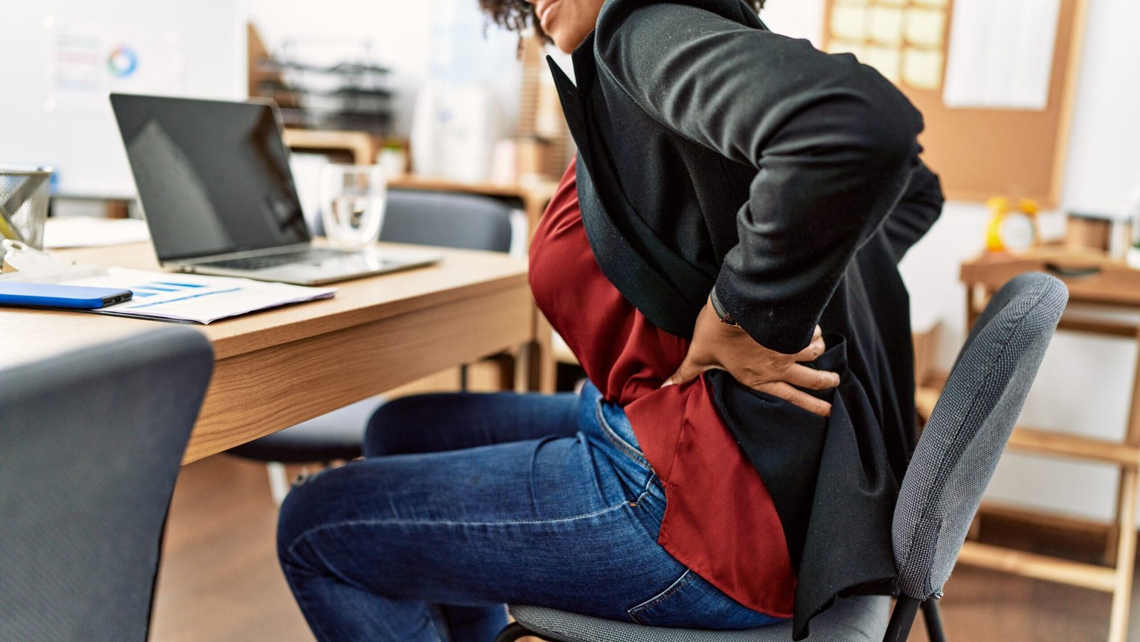 Slipped Disc: Symptoms, Causes and How Physiotherapy Can Help